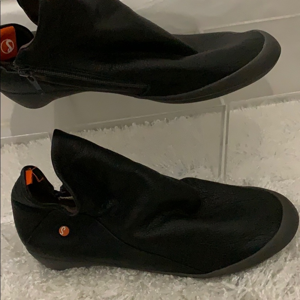 EUC Softinos Ankle Boots